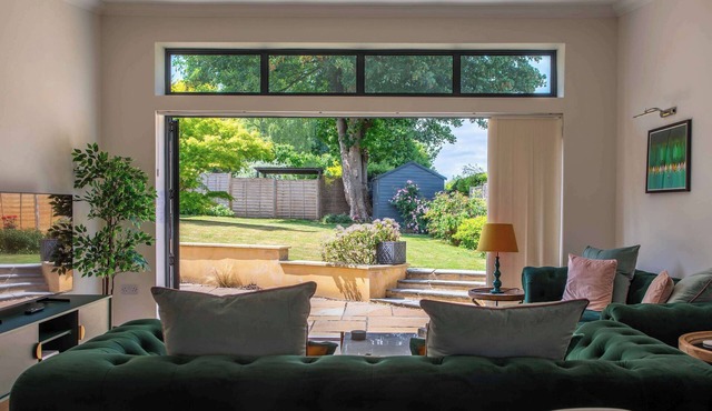 Bright Lofty House with Parking and Hot Tub