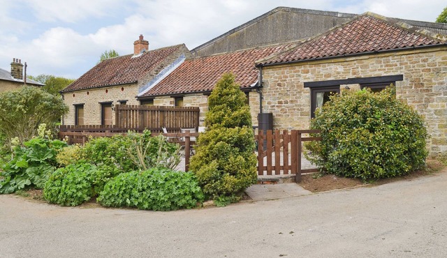 1 bedroom accommodation in High Yedmandale near West Ayton