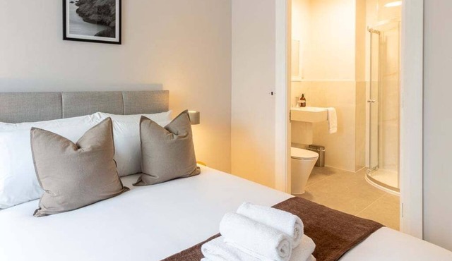 GuestReady - The Luxe Room at Fownes Street - R11