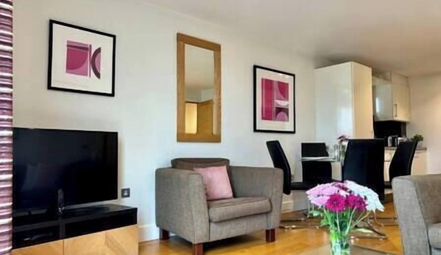 Hamiltons standard 2 bedroom 1 bathroom apartment