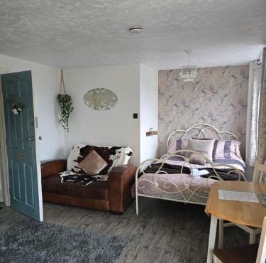 Havisham Studio Flat Rochester ME1 1XZ in Strood