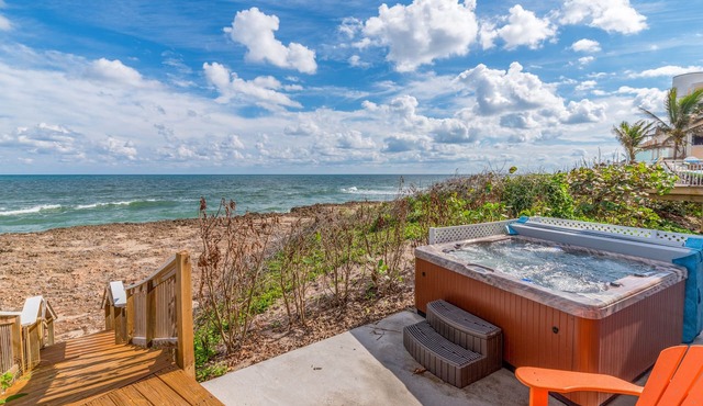 Heaven Can't Wait: ON the BEACH! Heated pool + hot tub, private dock. 7BR/5BA in Stuart