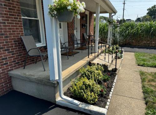 Historic Downtown Willoughby District 2BD Walkable Charm in Willoughby