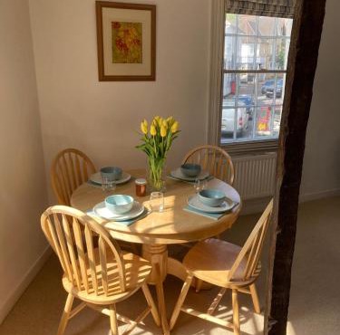 Historic maisonette cottage