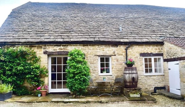 Historic Stone Cottage Near Bath | Countryside Charm Minutes from the City