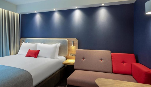 Holiday Inn Express Cambridge West - Cambourne by IHG