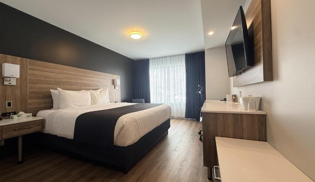 Hotel & Suites Le Dauphin Drummondville in Drummondville