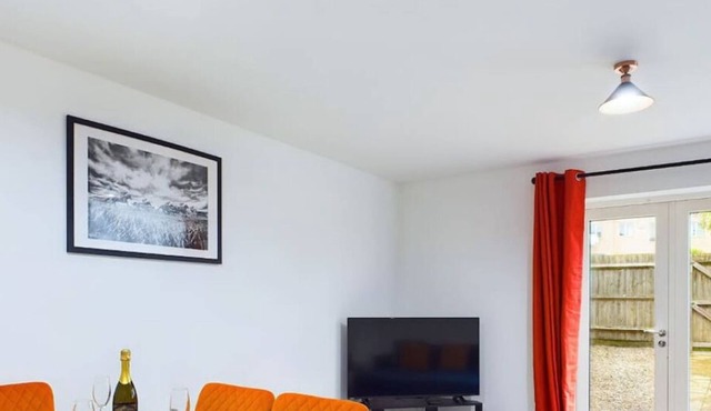 Ideal For Business | Long Stays | Parking & Wifi