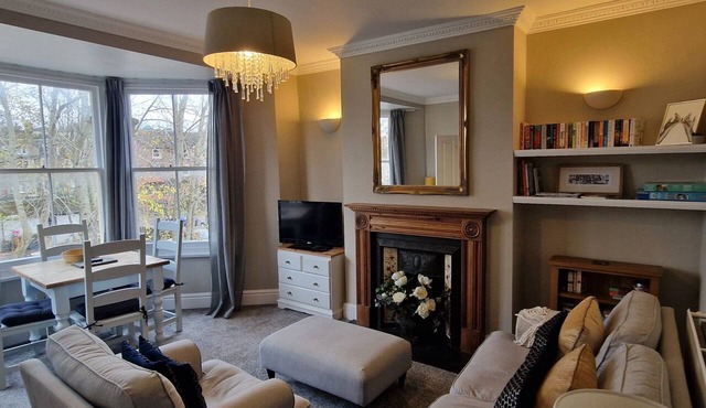 Idyllic Abode in Picturesque Clifton Village
