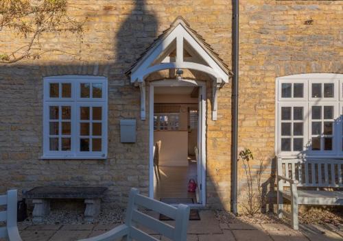 Jasmine Cottage - 2 Bedroom in Heart of Bourton
