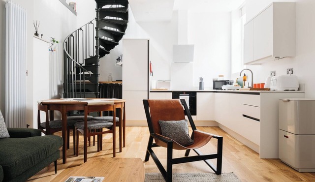 Jestico's, stylish 5 starlux, Very Centrally located, Historical 1 FOC Parking