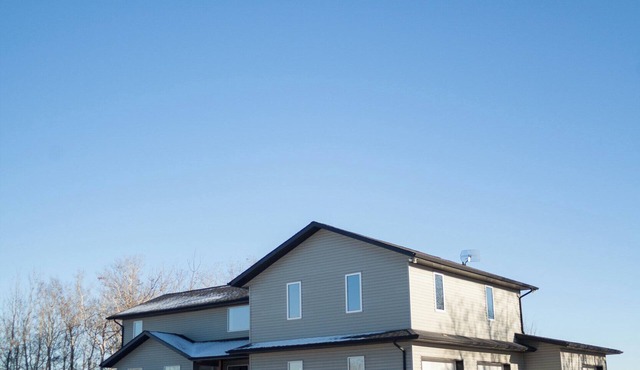 Large Family Oriented Home- escape from the city and enjoy the SK countryside! in Hepburn