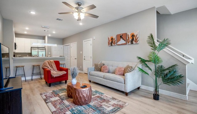 Lilly Cottage in Houston