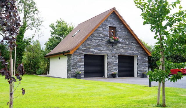 Limavady Cherry Tree Apartment, Sleeps 2 & Parking