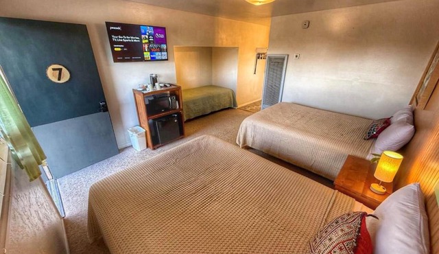 Lucky Seven Shared Kitchen, Sleeps 4 Mokee Motel in Bluff