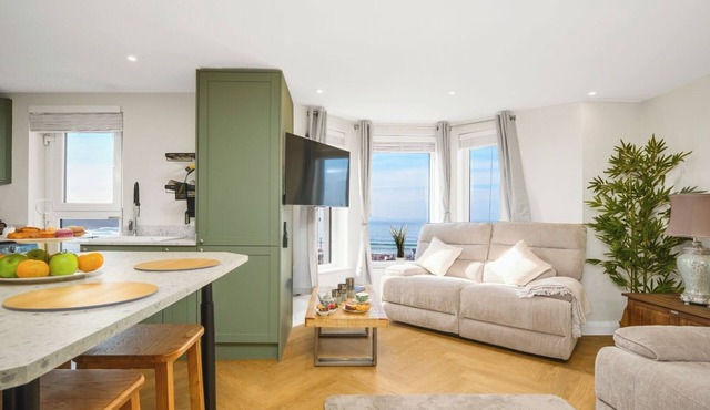 Luxury Seaview Portrush Penthouse - Sleeps 7