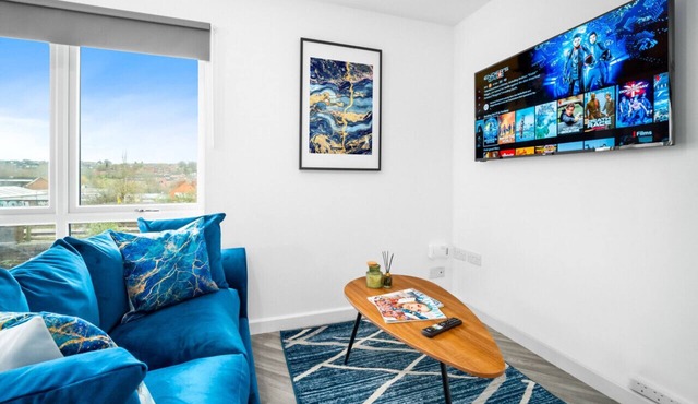 Luxury Two Bed Apartment - Parking - Smart TV in Birmingham