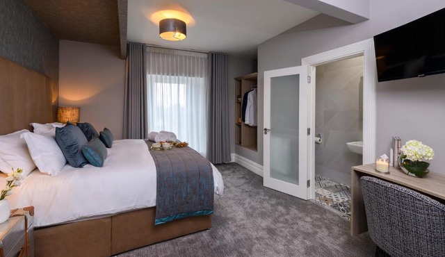 Maple Valley Accommodation in Limerick