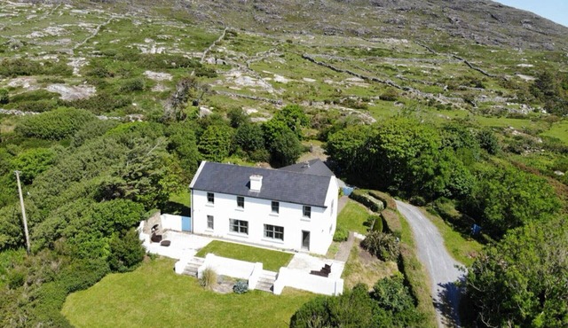 Mara House Roundstone