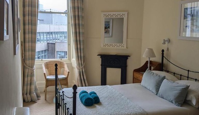 Mardale Crescent - 380