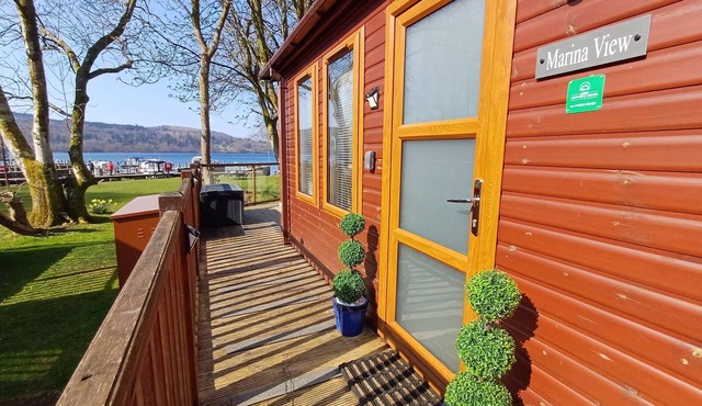 Marina View - a holiday lodge that sleeps 6 guests in 3 bedrooms