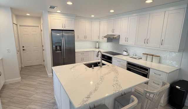 Mermaid Manor – Freshly Renovated 3BR 2BA Stuart Escape with Pool & Patio in Stuart