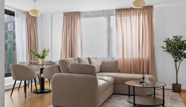 Modern 2 Bed 2 Bath Stay | Stratford, Olympics Park, ABBA Voyage &City/Sleep 5