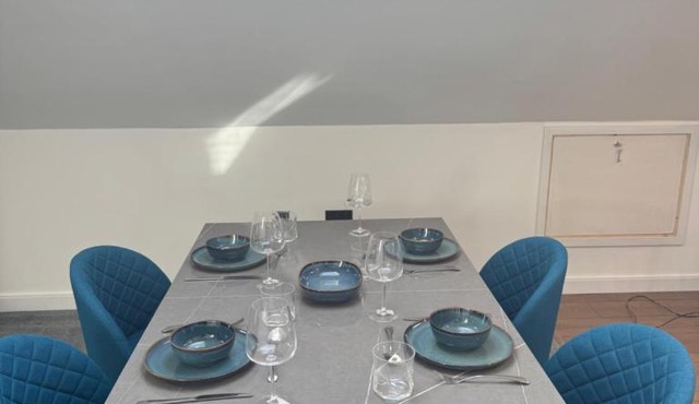 Modern 2 bedroom Penthouse with car parking