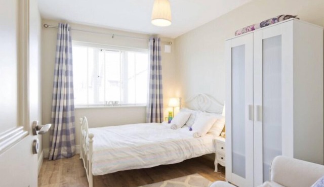 Modern Homestay Room near Dublin Airport
