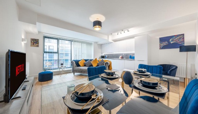 Modern Stylish 2 bedroom apartment in the heart of Potters Bar