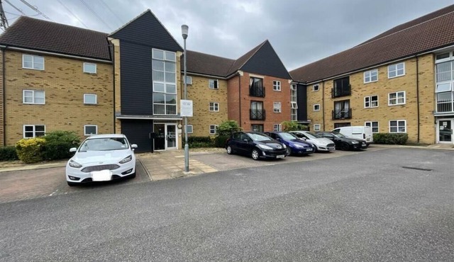 Modern Well Presented Apartment close to the City