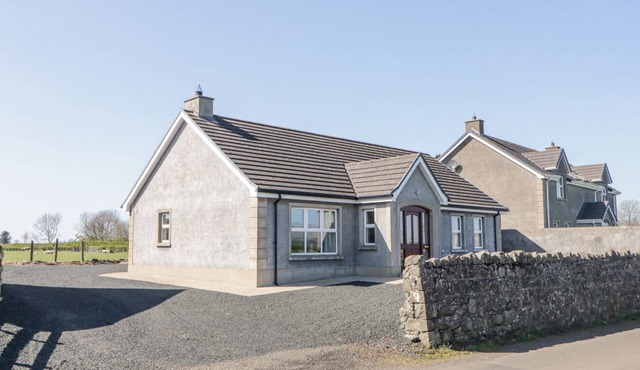 MOUNTAIN VIEW, with open fire in Armoy, County Antrim
