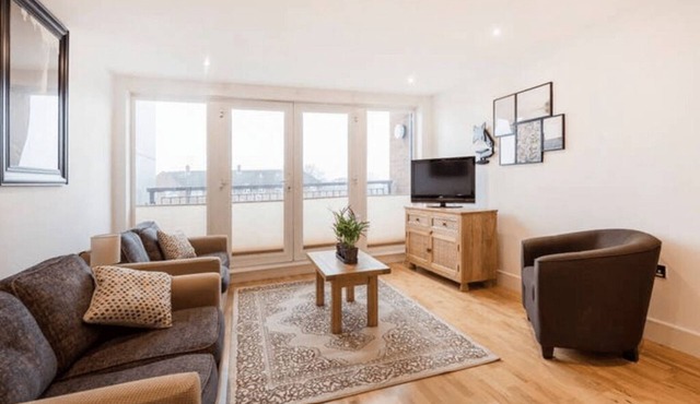 ❤Near Warner Bros Studio❤Ace Location❤Free Parking