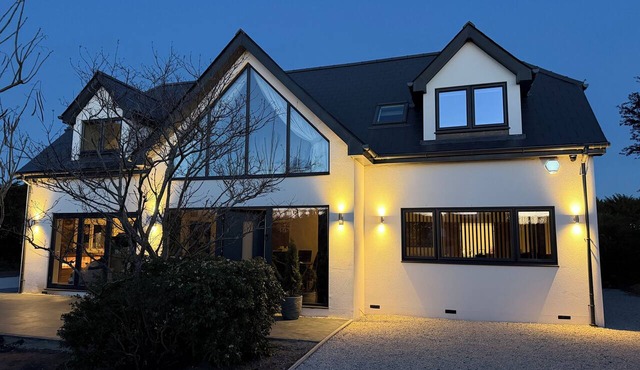 Newly built, high tech, luxury property with 4 double bedrooms, sleep up to 10.