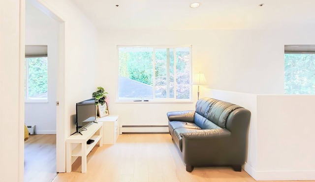 Ocean Park B&B in Surrey