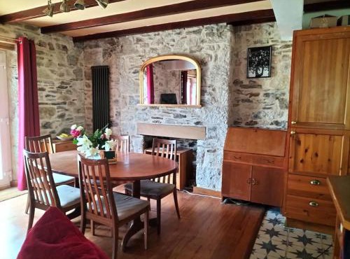 Open Plan 3 Bedrooms Cornish stone house cottage