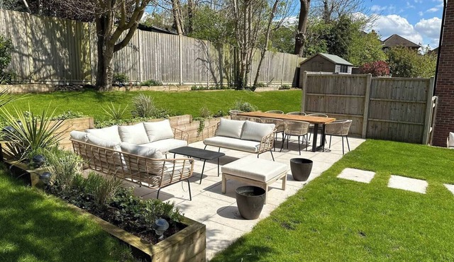 Pass the Keys | Bright, Modern - Lovely Garden