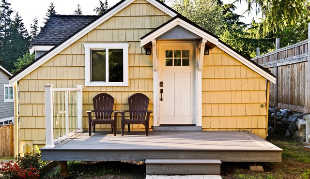 Peaceful and private studio, easy walk to downtown Edmonds in Edmonds