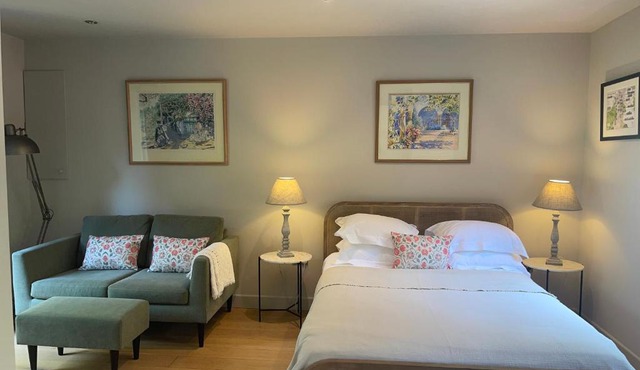 Peaceful Garden Retreat in Tunbridge Wells