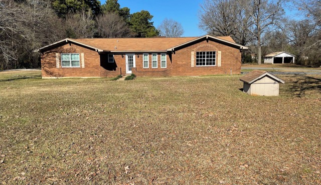 Pet Friendly Cozy Brick Home in Texarkana