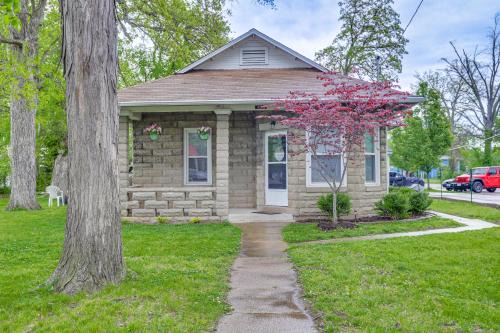 Pet-Friendly Pacific Cottage Near Purina Farms! in Pacific