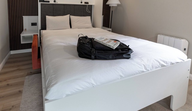 Premium Studio Apt | Self check-in + Town Centre