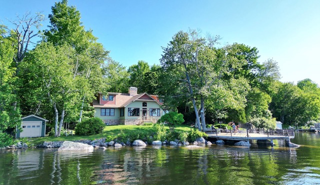 Pristine Lakefront Cottage in Maine 30 miles from Acadia National Park. in Dedham