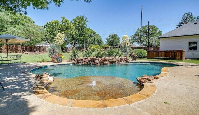 Private Backyard Resort | Sleeps 12 Near Southlake in Keller