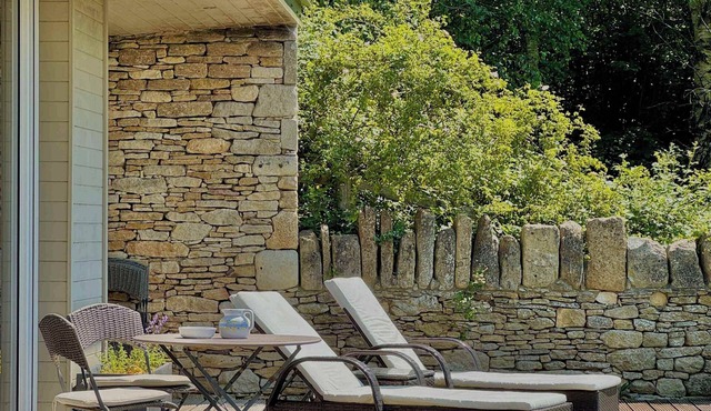 Private Garden Studio with Countryside Views