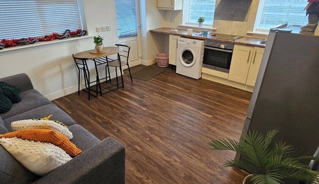 Private guest house - Double bed+sofa bed+parking -Old Bawn