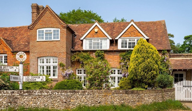 Quintessential Chilterns Cottage | Pass the Keys