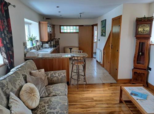 Rose Cottage Trecynon Traditional 2 bed cottage Zip World Beacons Bike