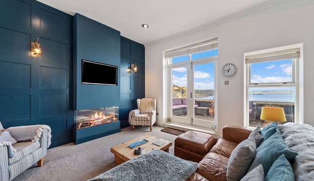 Royal Victoria Court 11 - Tenby Harbour, Sea Views
