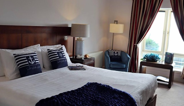 Schull Harbour Hotel